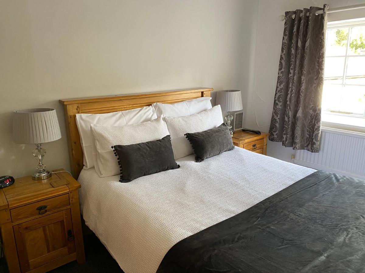 Bridge Farm Hotel Лидс Экстерьер фото