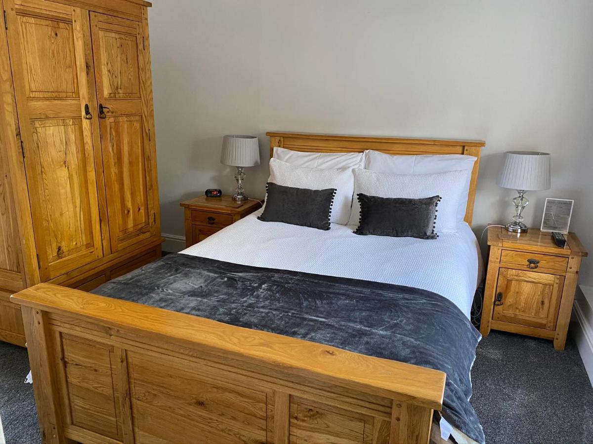 Bridge Farm Hotel Лидс Экстерьер фото