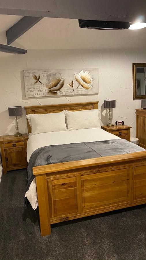 Bridge Farm Hotel Лидс Экстерьер фото