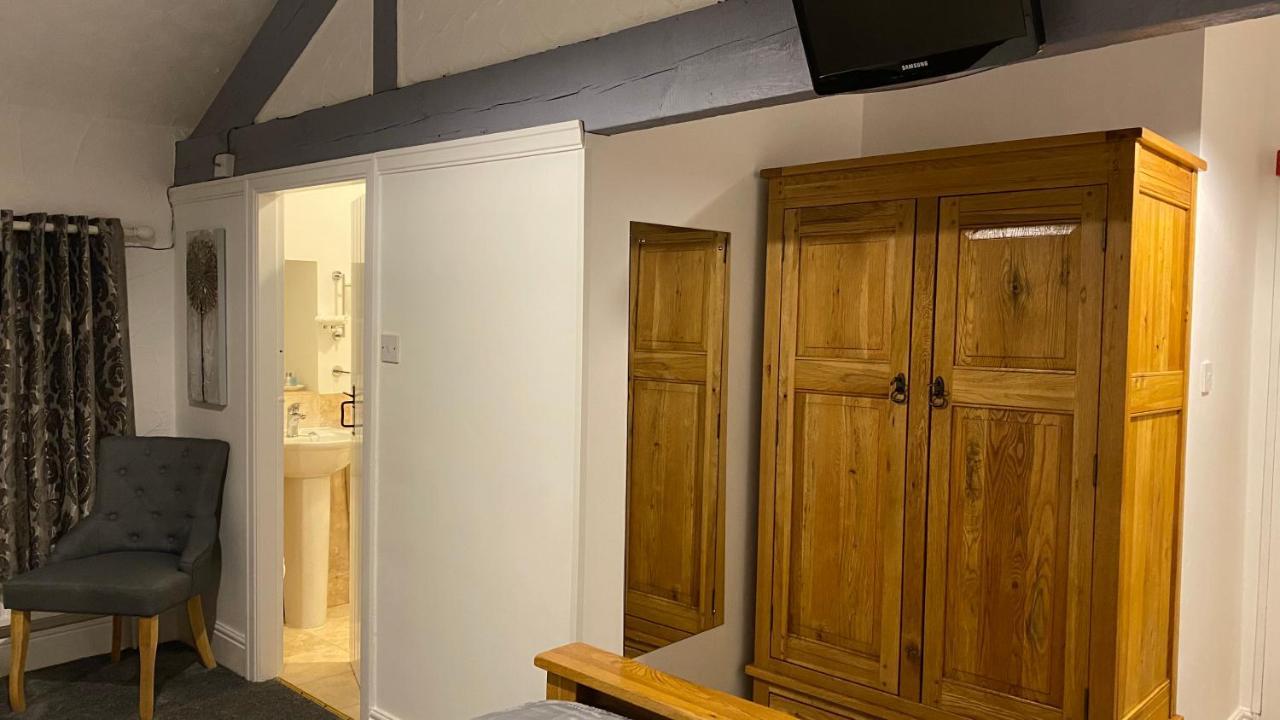 Bridge Farm Hotel Лидс Экстерьер фото