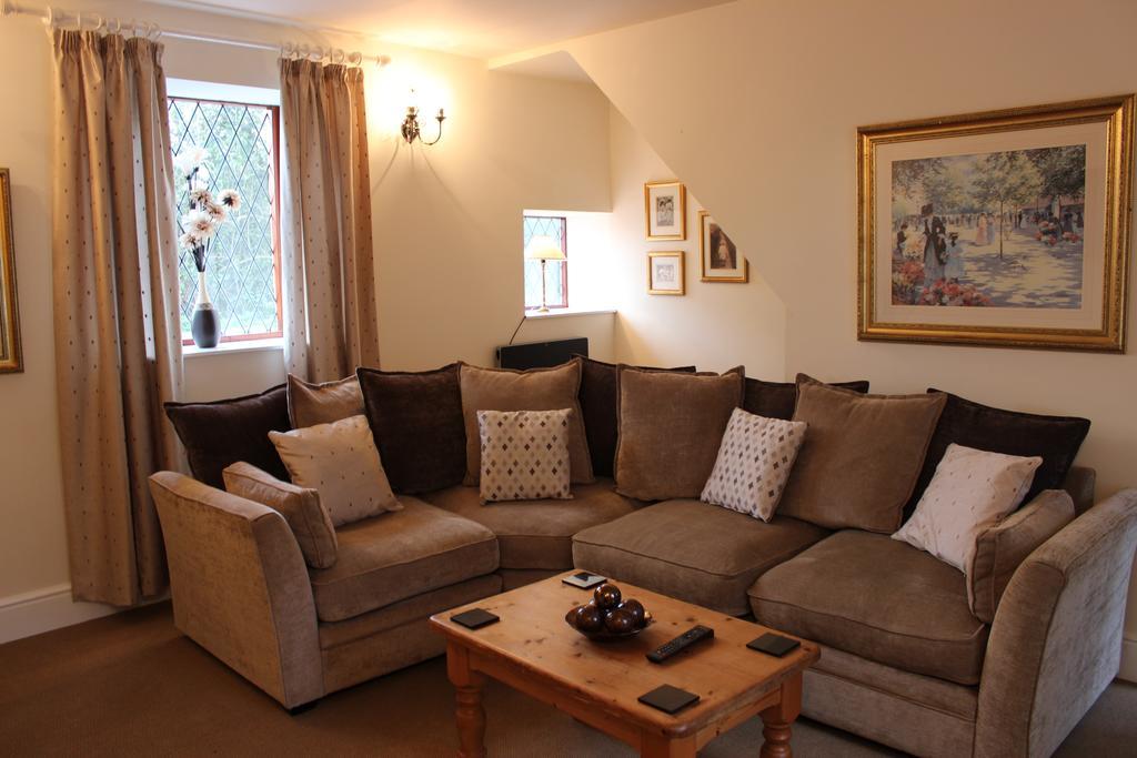 Bridge Farm Hotel Лидс Экстерьер фото