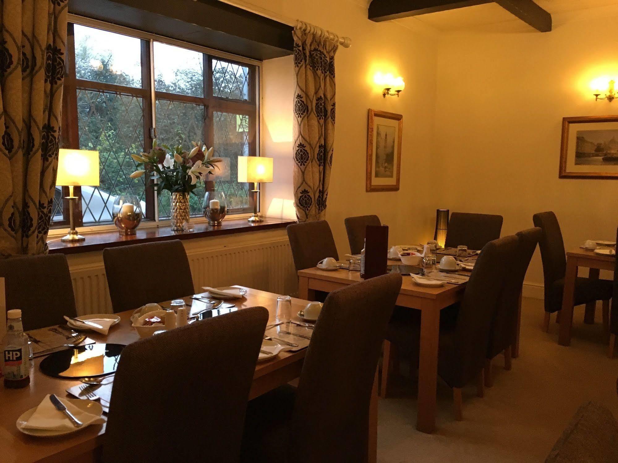 Bridge Farm Hotel Лидс Экстерьер фото