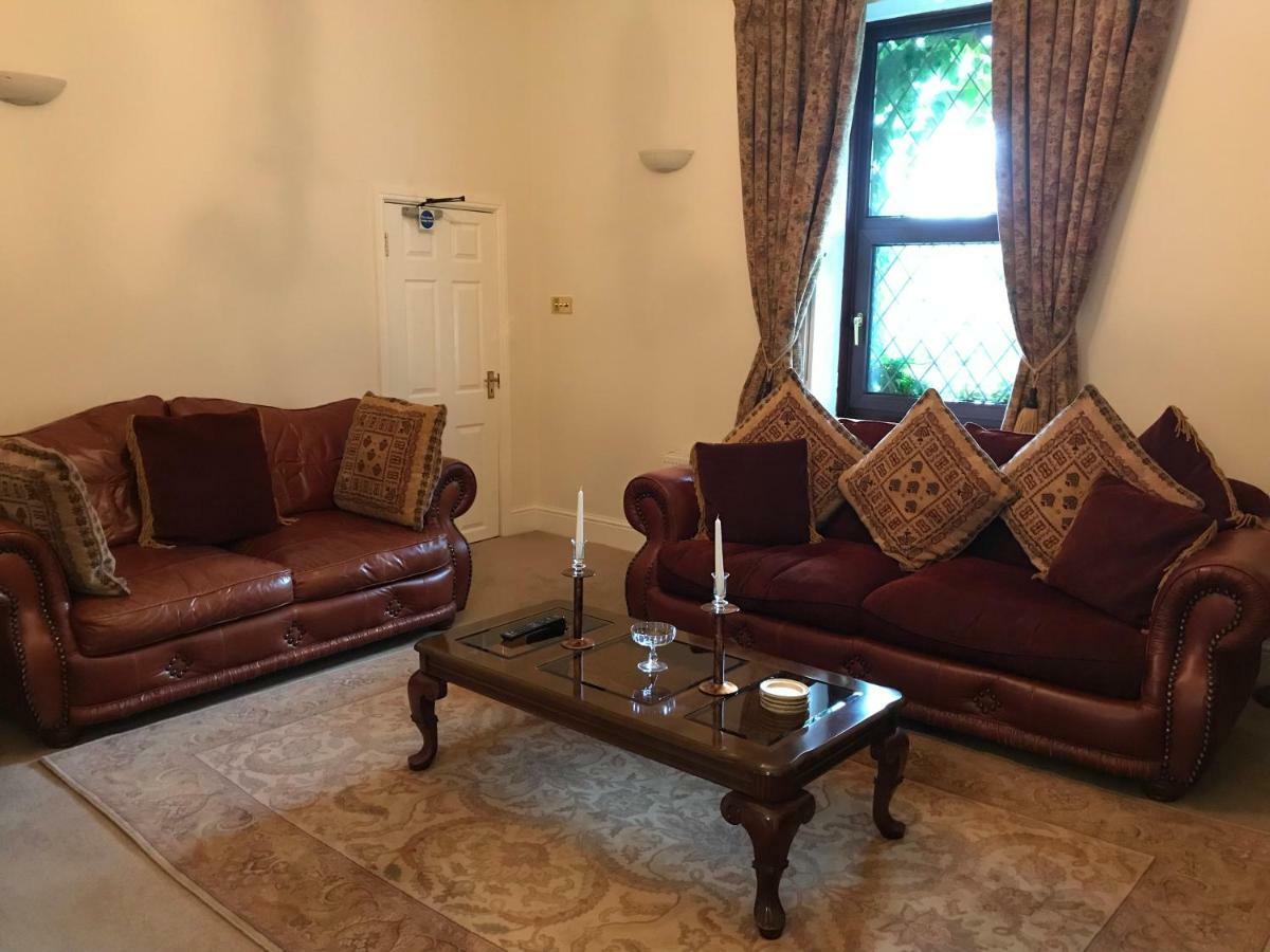 Bridge Farm Hotel Лидс Экстерьер фото