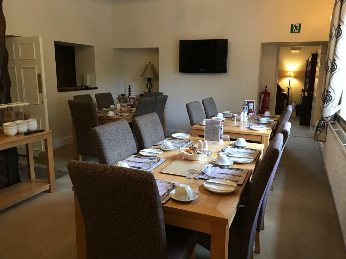 Bridge Farm Hotel Лидс Экстерьер фото