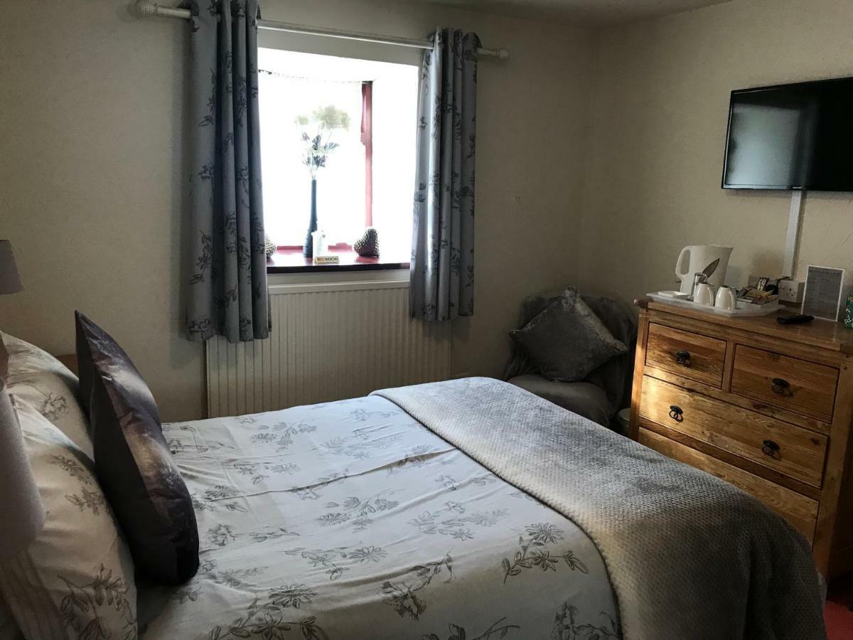 Bridge Farm Hotel Лидс Экстерьер фото