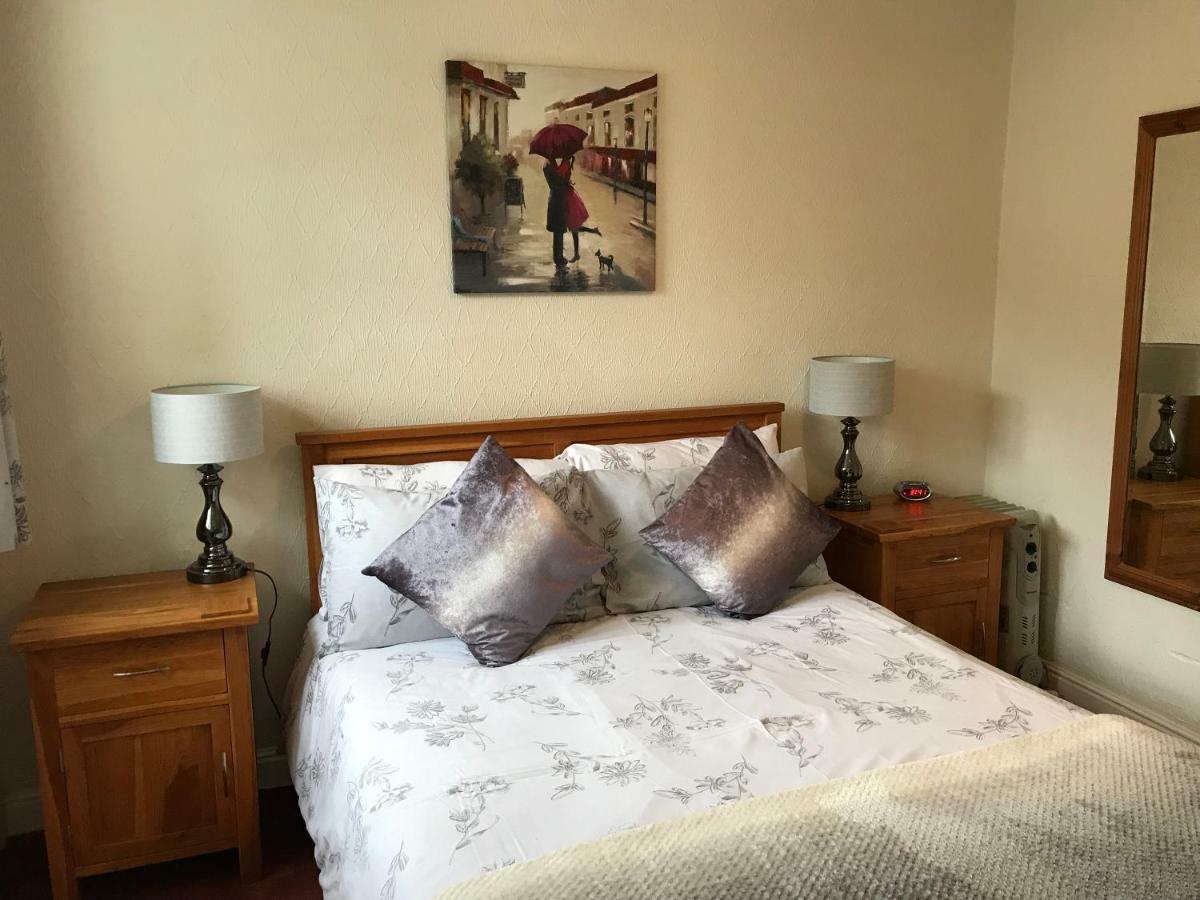 Bridge Farm Hotel Лидс Экстерьер фото